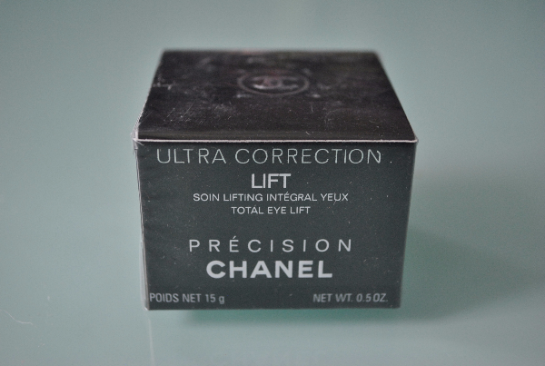 Крем вокруг глаз Chanel Ultra Correction Lift 15g (черный) 
