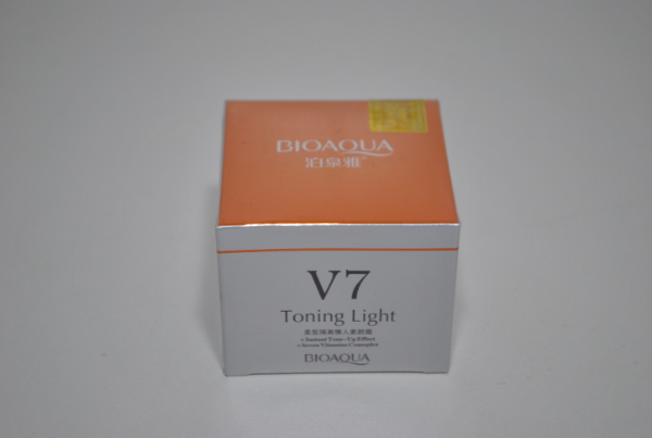 Тонизирующий крем для лица Bioaqua V7 Toning Light 50g.
