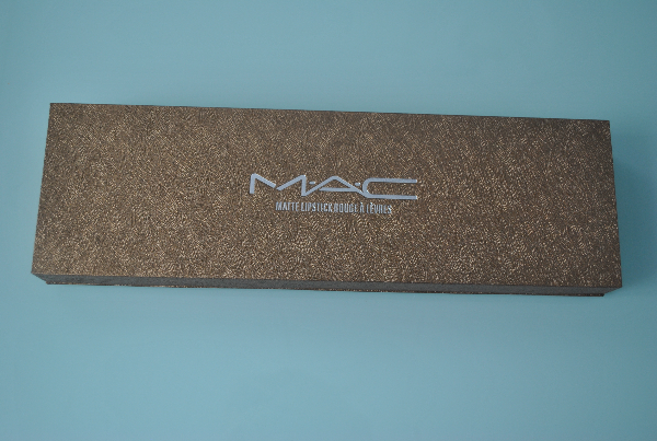 Помада MAC Matte Lipstick Rouge A Levres 3g. (подарочная упаковка золото) mix 12шт.
